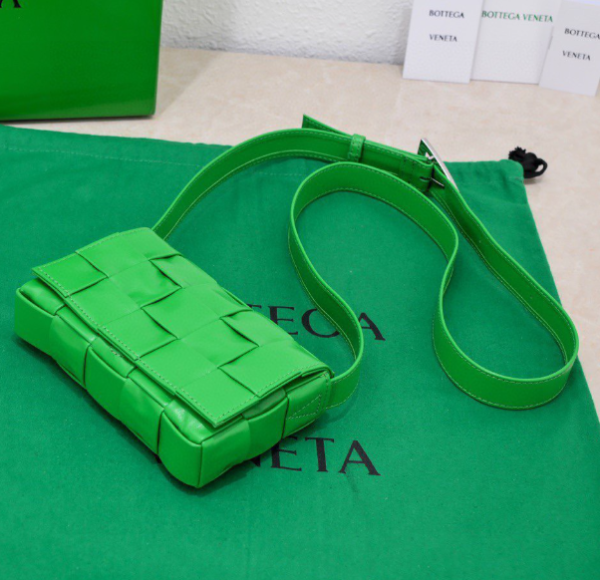 Bottega Veneta Cassette Small Pillow Bag - Green - Image 4