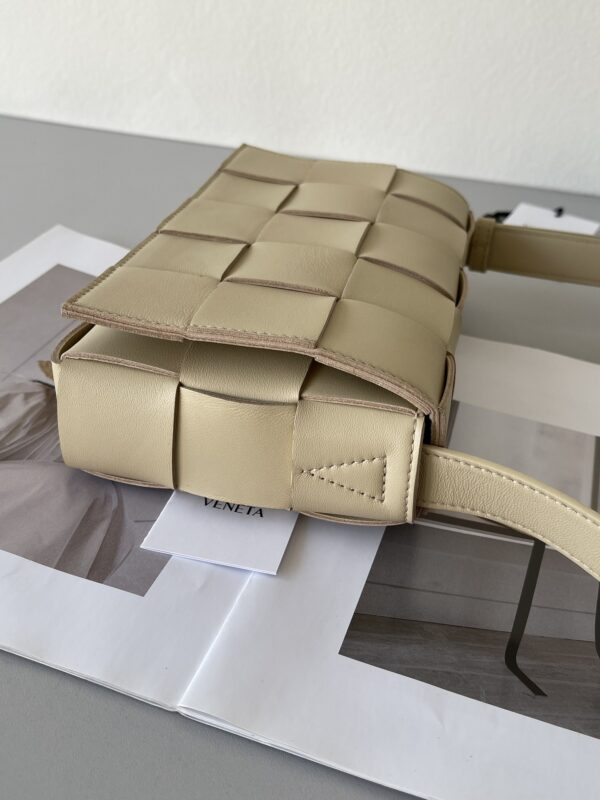 Bottega Veneta Cassette/Pillow Bag - Cream - Image 3