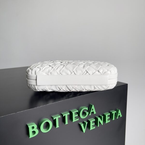 Bottega Veneta Knot Classic Dinner Clutch - White - Image 5