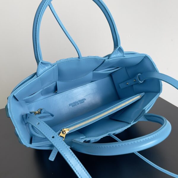 Bottega Veneta Cute Pleated Mini Tote Bag - Blue - Image 2