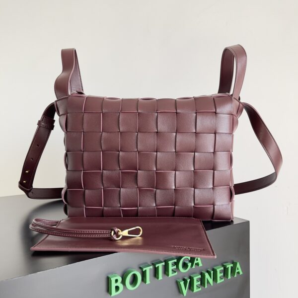 Bottega Veneta Bowling Cassette Bag - Maroon - Image 5