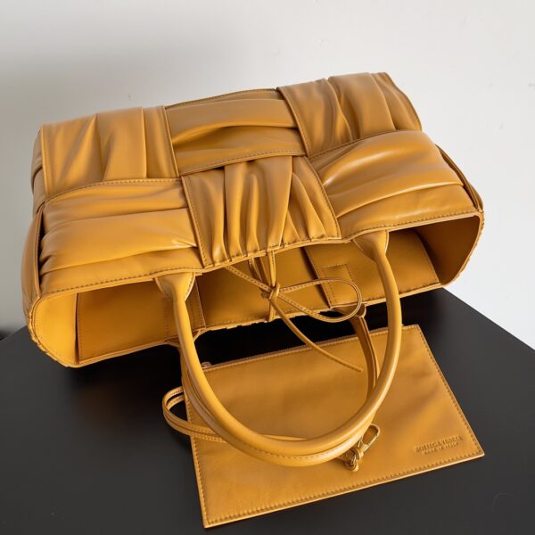 Bottega Veneta New Tote Bag - Brown - Image 3