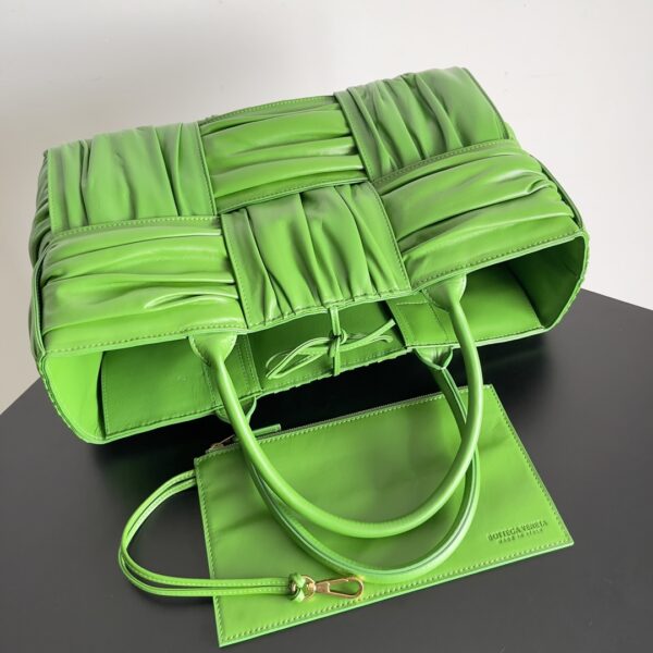 Bottega Veneta New Tote Bag - Green - Image 5