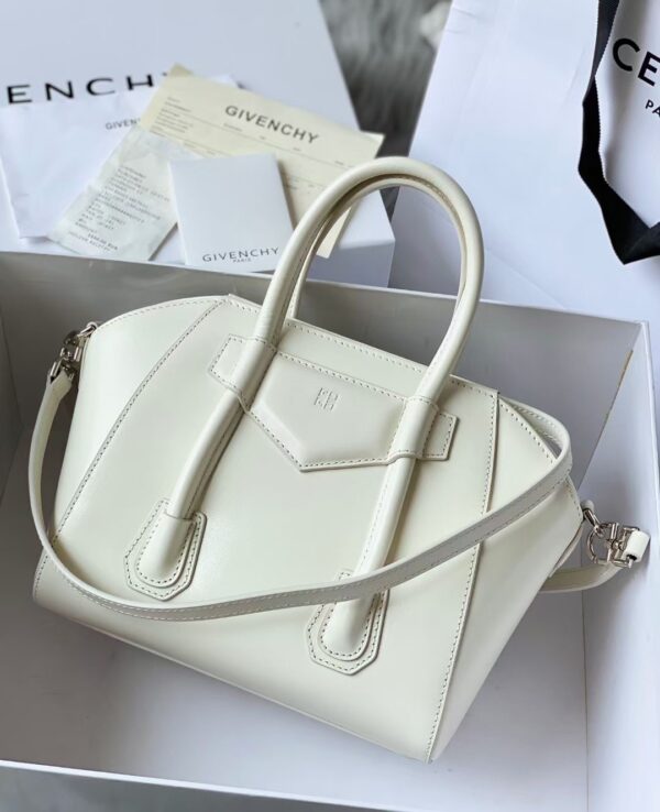 Givenchy G Home Antigona Bag - White - Image 2