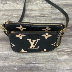 Crossbody Luxury Designer By Louis Vuitton Size: Medium | Luna Bags