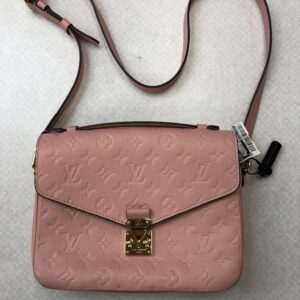 Crossbody Luxury Designer By Louis Vuitton  Size: Medium | Luna Bags