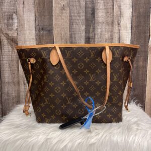 Handbag Luxury Designer By Louis Vuitton  Size: Medium | Luna Bags