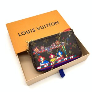 Handbag Luxury Designer By Louis Vuitton  Size: Small | Luna Bags