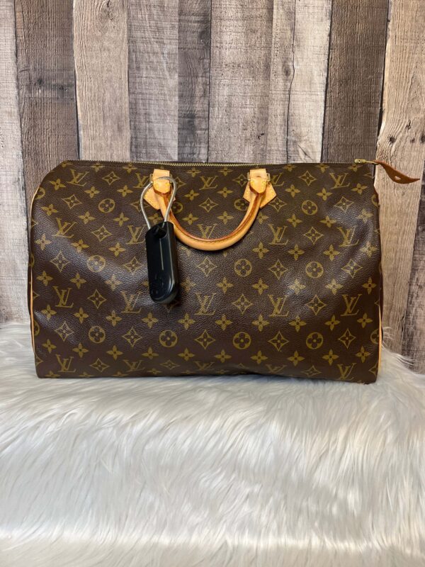 Handbag Luxury Designer By Louis Vuitton  Size: Large | Luna Bags