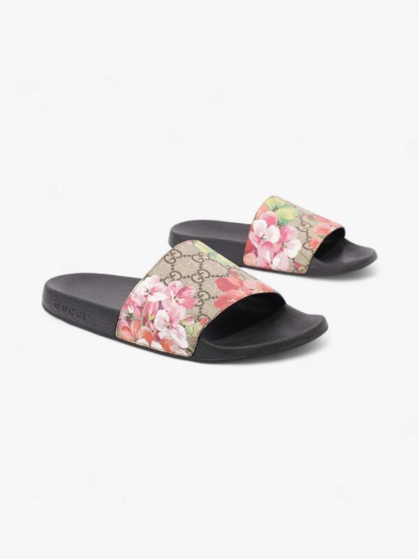 Gucci GG Blooms Supreme slides Beige / Floral Canvas EU 39 UK 6 | Luna Bags