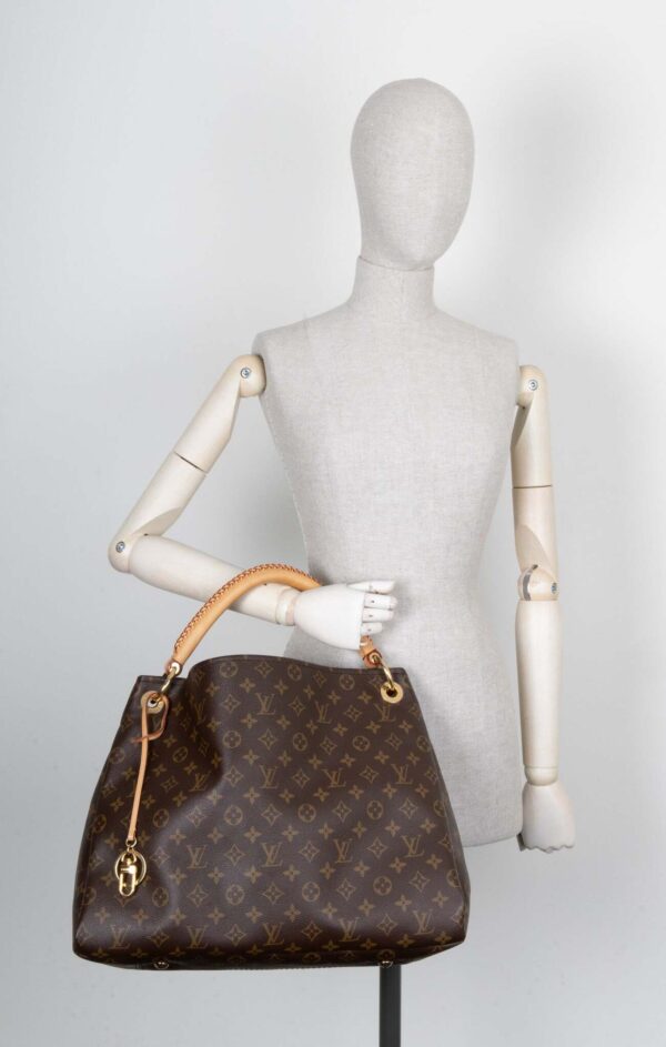 LOUIS VUITTON Artsy MM MNG Canvas | Luna Bags
