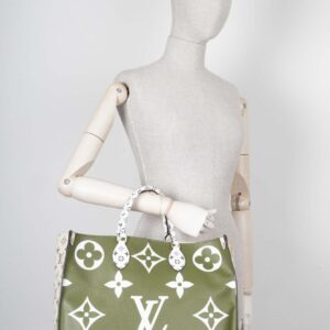LOUIS VUITTON OnTheGo GM Tote Bag MNG White Green | Luna Bags