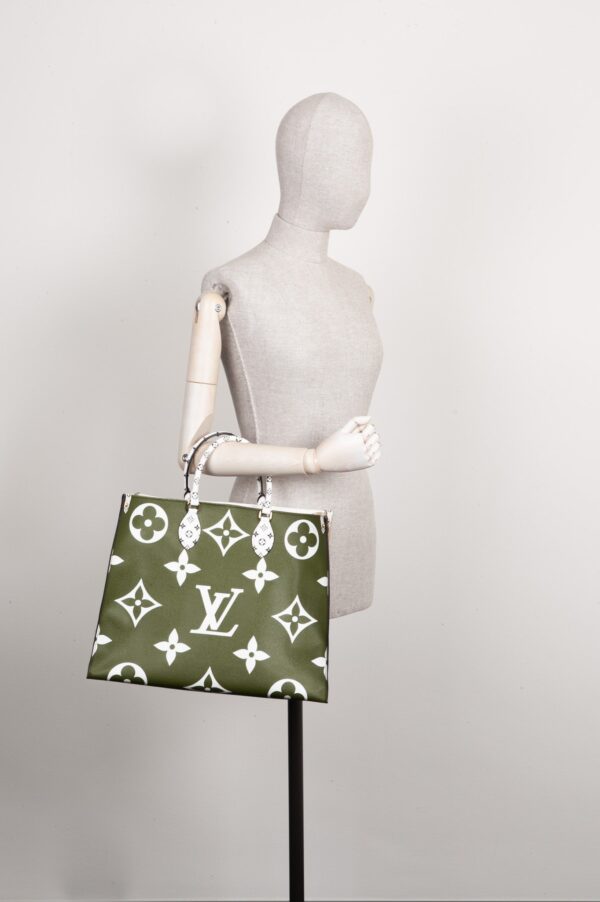 LOUIS VUITTON OnTheGo GM MNG Giant | Luna Bags