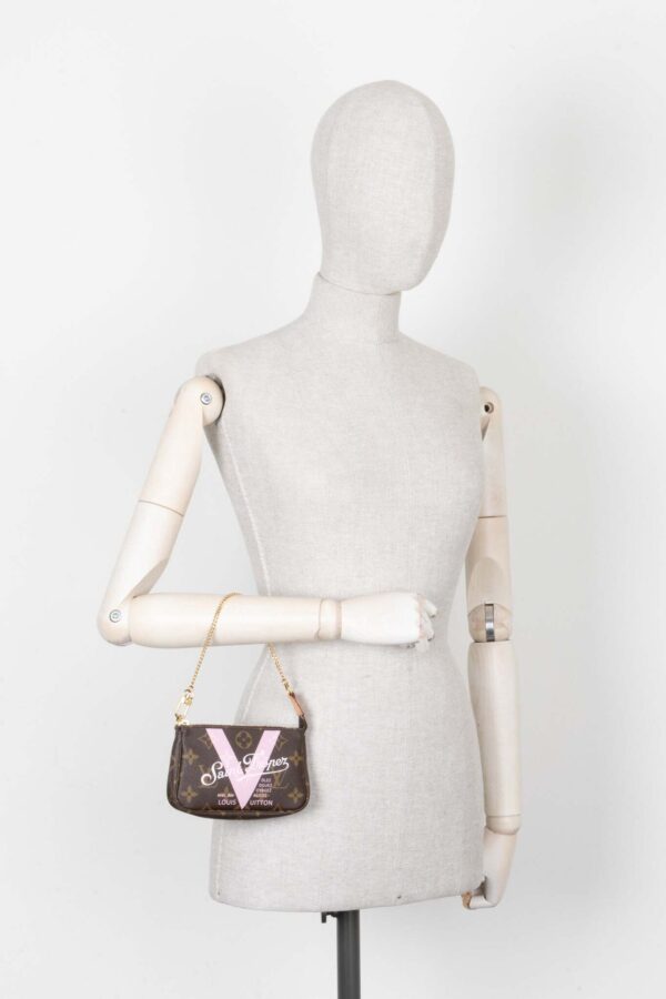 LOUIS VUITTON Mini Pochette Accessoires MNG Saint Tropez | Luna Bags