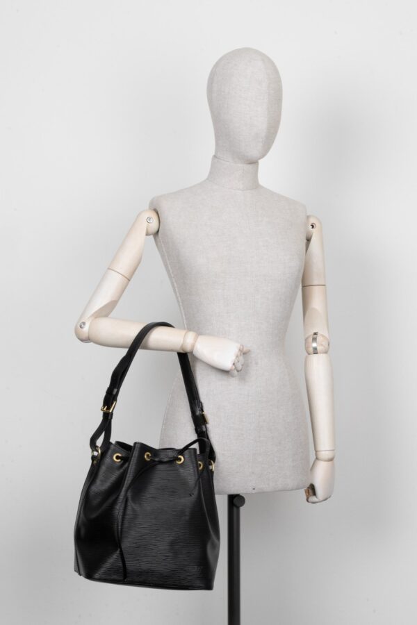 LOUIS VUITTON Petit Sac Noe Epi Black | Luna Bags