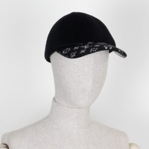 LOUIS VUITTON Cap Wool MNG Black | Luna Bags
