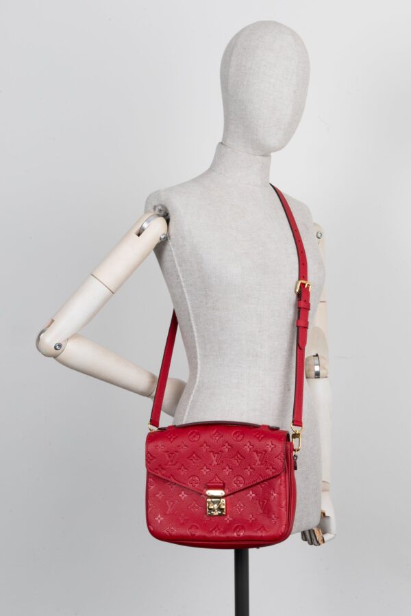 LOUIS VUITTON Pochette Metis Empreinte Red | Luna Bags