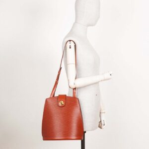 LOUIS VUITTON Sac Cluny Epi Cacao | Luna Bags