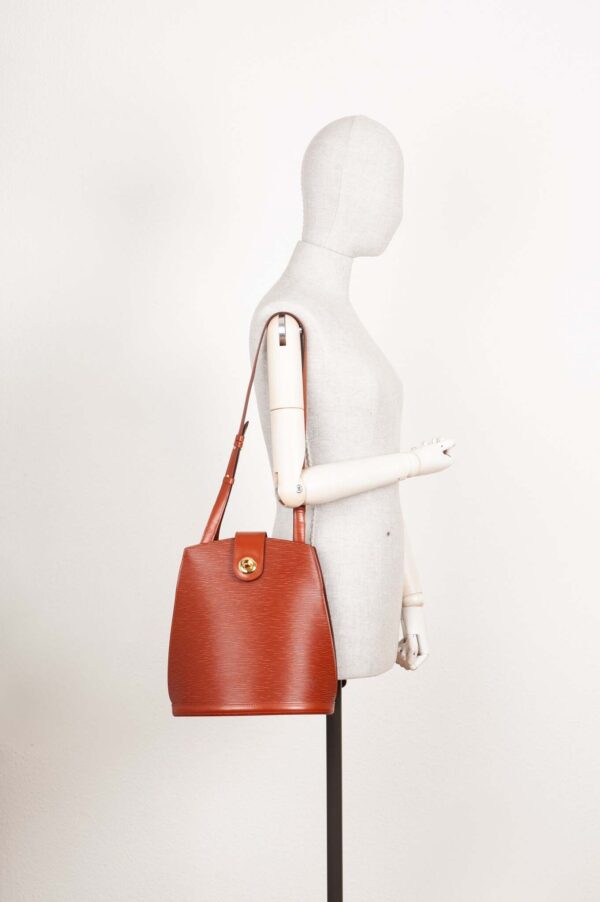 LOUIS VUITTON Sac Cluny Epi Cacao | Luna Bags