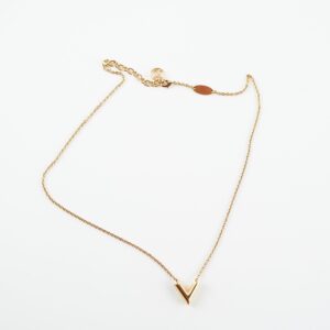 Louis Vuitton Essential V Gold (Costume Jewellery) | Luna Bags