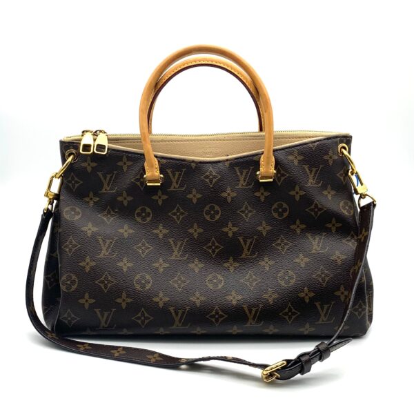 Handbag Luxury Designer By Louis Vuitton  Size: Medium | Luna Bags