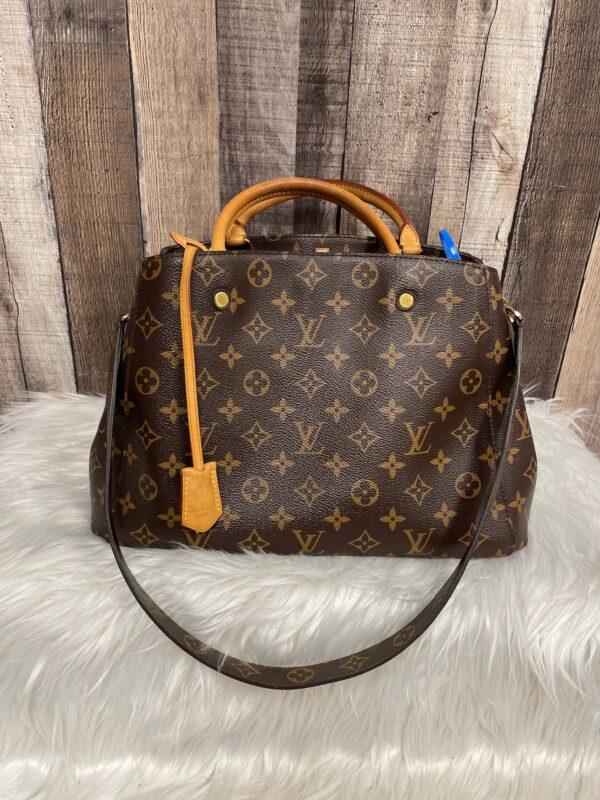 Handbag Luxury Designer By Louis Vuitton  Size: Medium | Luna Bags