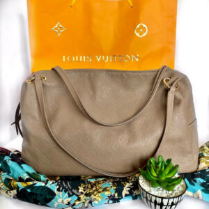 Handbag Designer By Louis Vuitton  Size: Large | Luna Bags