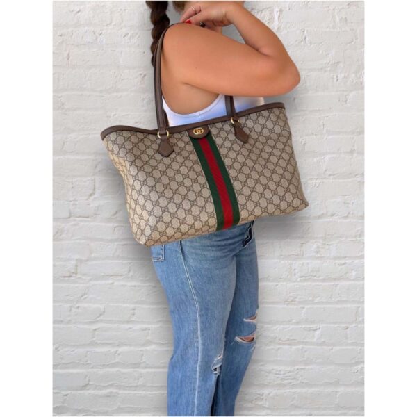 Gucci GG Supreme Medium Ophidia Tote | Luna Bags