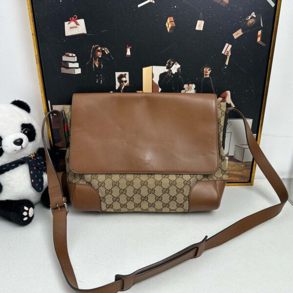 Gucci GG Supreme Messenger Bag in Brown Canvas - Pre-Loved Shoulder Bag | Luna Bags