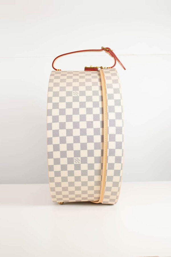LOUIS VUITTON Damier Azur canvas Boite Chapeaux Hat Box 40 with natural cowhide leather, adjustable top handle and polished brass hardware. | Luna Bags